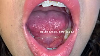 Preview 4 of Botol Besar - Mouth Fetish - Lisa Mouth Part2 Video3