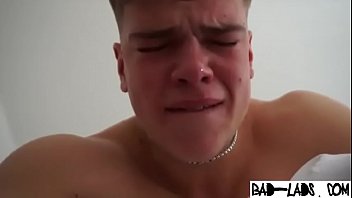 Preview 2 of Vintage Family Camping Porn - Novinho gostoso levando umas palmadas