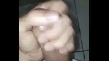 Preview 2 of Sex On Vidmed - PUNHETA NO BANHEIRO O1