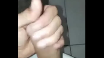 Preview 3 of Sex On Vidmed - PUNHETA NO BANHEIRO O1