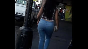 Preview 2 of Spy My Sister Body - Culito en la calle