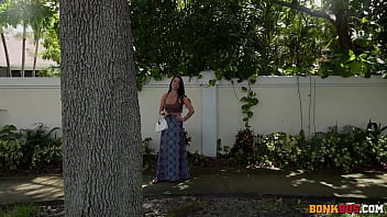 Preview 1 of Sunny Leone Xxxxxx Moves - Gorgeous Violet Ray Booty is Bonkers