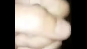 Preview 4 of Haine Ch Video Xxx Pakistanis - Angel se la jala en el ba&ntilde_o
