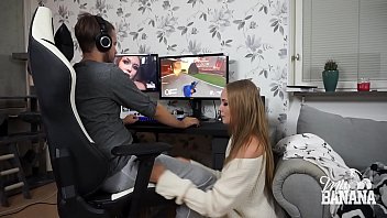 Preview 1 of Bokep Download Mp4 Danejones - He tried to play Overwatch