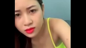 Preview 3 of At The Amezon - g&aacute_i xinh uplive mặc 2 d&acirc_y lộ h&agrave_ng cực hot