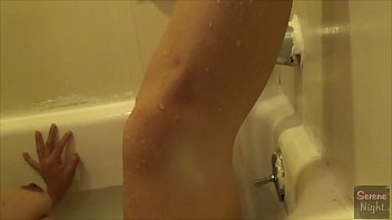 Preview 4 of Omani Mom Rap - Stimulating my clit