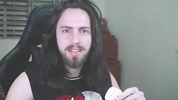 Preview 1 of Family Sex Gonzo - JESUS REAGE A UM NEGRO FUDENDO NAMORADA E A MAE DELA (REACT)