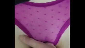 Preview 1 of Lisban Sex Download - Fazendo carinho na buceta por cima da calcinha