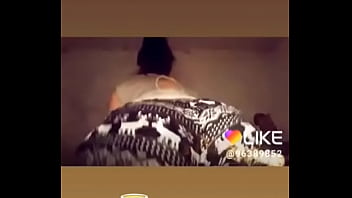 Preview 3 of Khmer Kikilu Rare Video Bus - Chica bailando moviendo el culo