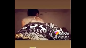 Preview 1 of Khmer Kikilu Rare Video Bus - Chica bailando moviendo el culo