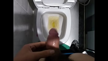 Preview 4 of Big Brast Xx - Eu mijando gostoso