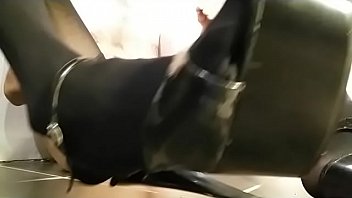 Preview 1 of Encoxada 226 - Handless cum in stockings with Njoy pure wand