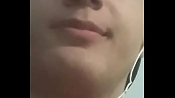 Preview 2 of Jav Pervers - Branquinha fazendo biquinho em quanto senta
