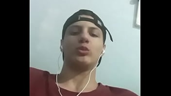 Preview 1 of Jav Pervers - Branquinha fazendo biquinho em quanto senta