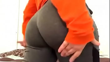 Preview 3 of Rab Sexy Video - Big ass in sweats