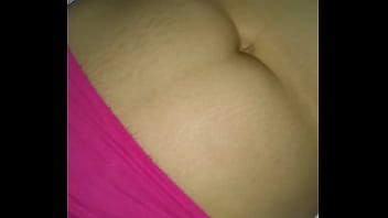 Preview 4 of Bangli Xx Bf - Espiando a la nueva novia de mi pap&aacute_ cuando est&aacute_ b. y d. hasta la toc&oacute_ bien rico ella tiene 45 y m&iacute_ pap&aacute_ 60