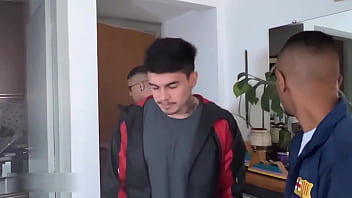 Preview 1 of Keeralasex - Tomando leite do amigo h&eacute_tero. - Parte I
