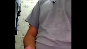 Preview 1 of Sowing Cock In Bus - H&eacute_tero caiu na minha fake
