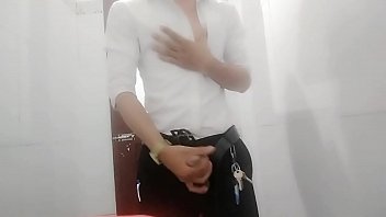 Preview 2 of Sex Saritha Nair - Anh trai văn ph&ograve_ng khi tăng ca [ P2 ]
