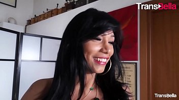 Preview 1 of White Actress Jav - TRANSBELLA - Dirty Brazilian Tranny Vittoria Souza Flip-Flop Sex With Curious Guy