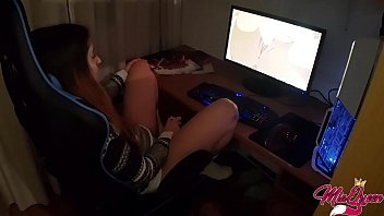 Preview 1 of Gre Frauen - Watching Hentai with my little stepsister and we ended having sex  again