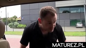 Preview 1 of Fist Taim Sax Of Girl - Polskie mamuśki - Sex w samochodzie z rudą mamuśką