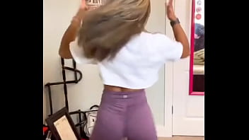 Preview 3 of Kylie Jenner Fucking - Thicc bitch dancing