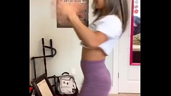 Preview 1 of Kylie Jenner Fucking - Thicc bitch dancing