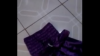 Preview 3 of Black Lund White Chut Xxx Video - gozando na roupinha da novinha 4