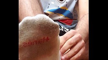 Preview 2 of Amerika Sexy Girl - Meia Hanes com 2 semanas de uso! Chulezao do caralho aqui.