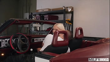 Preview 2 of Hard Romanes With Girlfriend - MILFY Trophy Wife Elisa Bethann Fucks Mechanic While Hubby is Away