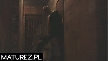 Preview 4 of Slim Body Xxx - Polskie mamuśki - Mamuśka nie chciała sprzątać ale chętnie zrobiła loda