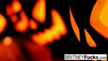 Preview 1 of Ful Sakci - 2 hot blondes share Halloween scare