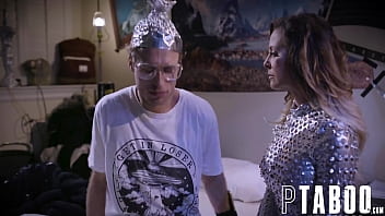 Preview 2 of Xnxkfdjd Hxxxxxxxx - Conspiracy Theorist Is Anally Probed By Sexy Female Extra-Terrestrial Cherie DeVille