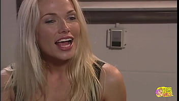 Preview 1 of Sie Sagt No - Beautiful blonde to her friend eating pussy and kissing her big ass