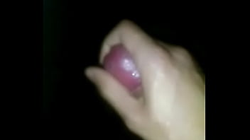 Preview 4 of Voyeurs Sexe - Dando uma aliviada no banho