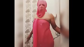 Preview 1 of Nadya Pakistan Sex - Hot Sissy nude in bathroom