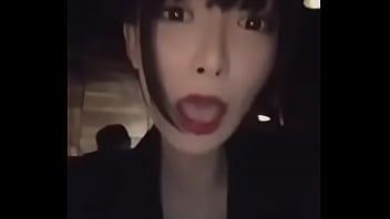 Preview 3 of Slave Licking Mistresses - 在吗 看看鸡巴