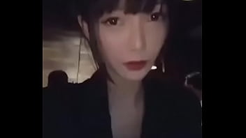 Preview 1 of Slave Licking Mistresses - 在吗 看看鸡巴