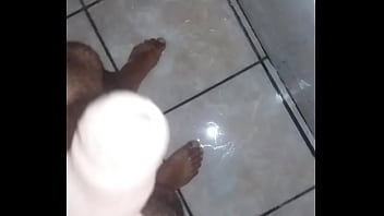 Preview 1 of Ant Insect - Tomando banho