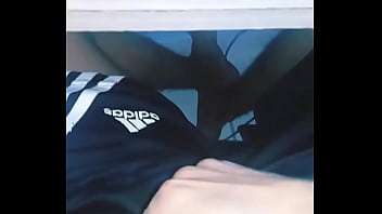 Preview 1 of Busty Big Dick To Make Her - Mechendo no computador e amostrando o pau