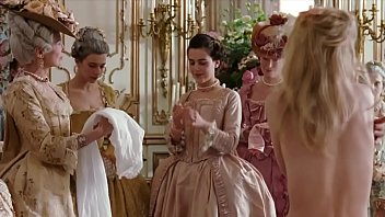 Preview 3 of El Hijo De Mi Sobrina - Kirsten Dunst naked and having sex - Marie Antoinette (2006)