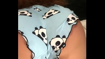 Preview 1 of Denmarka Leceh - Padrasto sorrateiro e enteada batem nas costas da pobre madrasta ( SEX TOY )