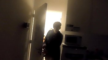 Preview 1 of Xnnnx Porn - N&oacute_s fodemos a porta e o amigo da minha irm&atilde_
