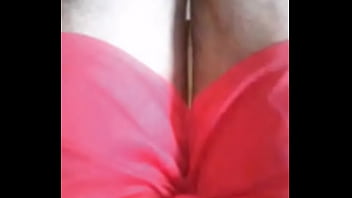 Preview 1 of Xxxcomhende Viedo - Leonardo Rodrigues - Malhando Pernas com Short Vermelho