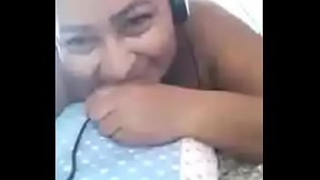 Preview 3 of Wwwxxx Bv - Caiu na net coroa todinha peladinha na cama mostrando a bunda enorme e peitos deliciosos no novinho safado