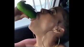 Preview 1 of Porn Dance Prrfect - NOVINHA CACHORRA CHUPANDO PEPINO CHEIA DE TES&Atilde_O