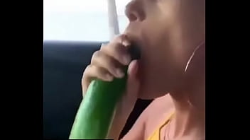 Preview 4 of Porn Dance Prrfect - NOVINHA CACHORRA CHUPANDO PEPINO CHEIA DE TES&Atilde_O