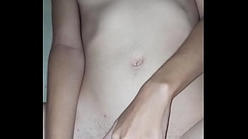 Preview 3 of Sugar Hill Porn - Masturbando meu clit&oacute_ris suculento e metendo um consolinho na minha buceta peluda. Gozei demais!