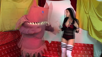 Preview 4 of Indian Turkce Mom - Kitty Gulp&#039_s Christmas Treat - Cassandra Cain